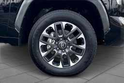 Toyota Tundra 4WD Limited CrewMax 5.5' Bed (Natl) 2026