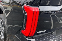 Toyota Tundra 4WD Limited CrewMax 5.5' Bed (Natl) 2026