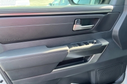 Toyota Tundra 4WD SR5 CrewMax 5.5' Bed (Natl) 2026