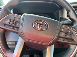 Toyota Tundra 4WD SR5 CrewMax 5.5' Bed (Natl) 2026