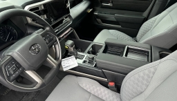 Toyota Tundra 4WD SR5 CrewMax 5.5' Bed (Natl) 2025