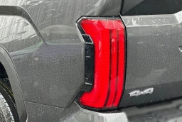 Toyota Tundra 4WD SR5 CrewMax 5.5' Bed (Natl) 2025