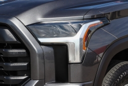 Toyota Tundra 4WD SR5 CrewMax 5.5' Bed (Natl) 2026