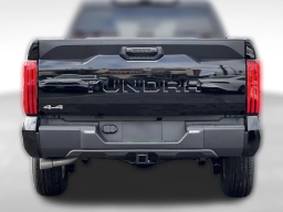 Toyota Tundra 4WD SR5 CrewMax 5.5' Bed (Natl) 2026