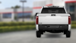 Toyota Tundra 4WD SR5 CrewMax 5.5' Bed (Natl) 2025