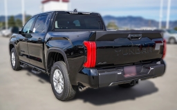 Toyota Tundra 4WD SR5 CrewMax 5.5' Bed (Natl) 2026