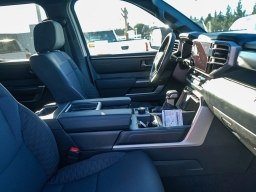 Toyota Tundra 4WD SR5 CrewMax 5.5' Bed (Natl) 2026