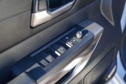 Toyota Tundra 4WD SR5 CrewMax 5.5' Bed (Natl) 2026