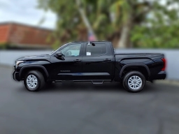 Toyota Tundra 4WD SR5 CrewMax 5.5' Bed (Natl) 2026