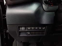 Toyota Tundra 4WD SR5 CrewMax 5.5' Bed (Natl) 2026