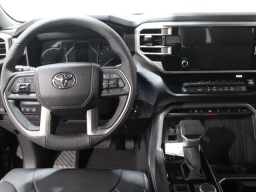 Toyota Tundra 4WD SR5 CrewMax 5.5' Bed (Natl) 2026