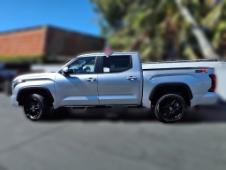 Toyota Tundra 4WD SR5 CrewMax 5.5' Bed (Natl) 2026