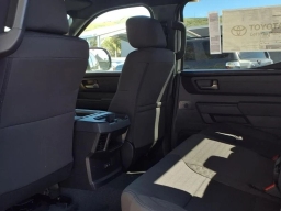 Toyota Tundra 4WD SR5 CrewMax 5.5' Bed (Natl) 2026