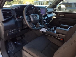 Toyota Tundra 4WD SR5 CrewMax 5.5' Bed (Natl) 2026