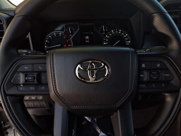 Toyota Tundra 4WD SR5 CrewMax 5.5' Bed (Natl) 2026