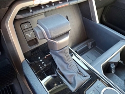 Toyota Tundra 4WD SR5 CrewMax 5.5' Bed (Natl) 2025