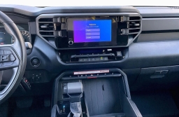 Toyota Tundra 4WD SR5 CrewMax 5.5' Bed (Natl) 2026