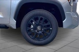 Toyota Tundra 4WD SR5 CrewMax 5.5' Bed (Natl) 2026