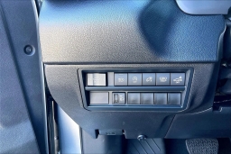 Toyota Tundra 4WD SR5 CrewMax 5.5' Bed (Natl) 2026