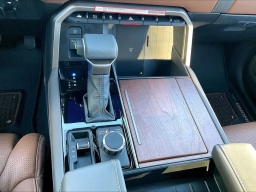 Toyota Tundra 4WD 1794 Edition CrewMax 5.5' Bed (Natl) 2026