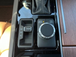 Toyota Tundra 4WD 1794 Edition CrewMax 5.5' Bed (Natl) 2025