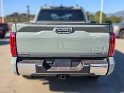 Toyota Tundra 4WD 1794 Edition Hybrid CrewMax 5.5' Bed (Natl) 2026