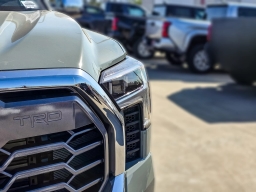 Toyota Tundra 4WD 1794 Edition Hybrid CrewMax 5.5' Bed (Natl) 2026