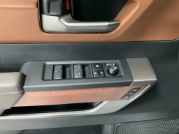 Toyota Tundra 4WD 1794 Edition Hybrid CrewMax 5.5' Bed (Natl) 2026