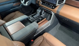 Toyota Tundra 4WD 1794 Edition Hybrid CrewMax 5.5' Bed (Natl) 2026