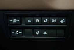 Toyota Tundra 4WD 1794 Edition Hybrid CrewMax 5.5' Bed (Natl) 2026