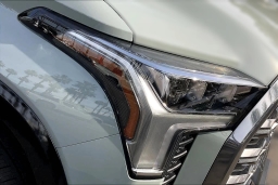 Toyota Tundra 4WD Platinum CrewMax 5.5' Bed (Natl) 2026