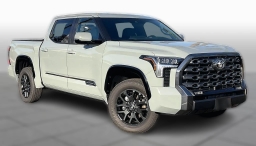 Toyota Tundra 4WD Platinum CrewMax 5.5' Bed (Natl) 2026