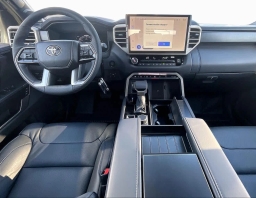 Toyota Tundra 4WD Platinum CrewMax 5.5' Bed (Natl) 2026