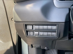 Toyota Tundra 4WD Platinum CrewMax 5.5' Bed (Natl) 2026