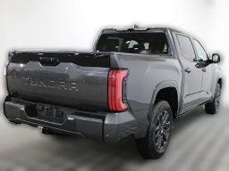 Toyota Tundra 4WD Platinum CrewMax 5.5' Bed (Natl) 2026