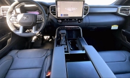 Toyota Tundra 4WD Platinum CrewMax 5.5' Bed (Natl) 2026