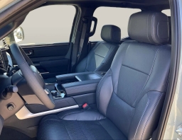 Toyota Tundra 4WD Platinum CrewMax 5.5' Bed (Natl) 2026