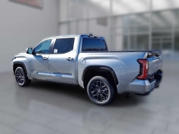 Toyota Tundra 4WD Platinum CrewMax 5.5' Bed (Natl) 2026