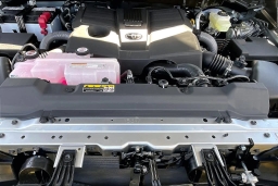 Toyota Tundra 4WD Platinum CrewMax 5.5' Bed (Natl) 2026