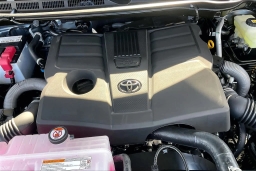 Toyota Tundra 4WD Platinum CrewMax 5.5' Bed (Natl) 2026