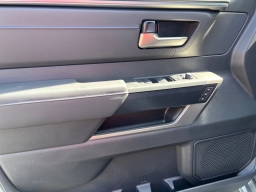 Toyota Tundra 4WD Platinum CrewMax 5.5' Bed (Natl) 2026