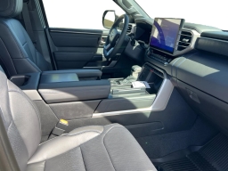 Toyota Tundra 4WD Platinum CrewMax 5.5' Bed (Natl) 2026