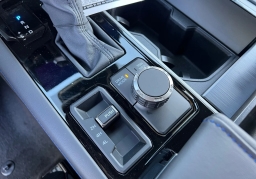 Toyota Tundra 4WD Platinum CrewMax 5.5' Bed (Natl) 2026