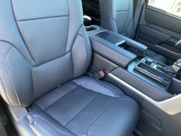 Toyota Tundra 4WD Platinum Hybrid CrewMax 5.5' Bed (Natl) 2026