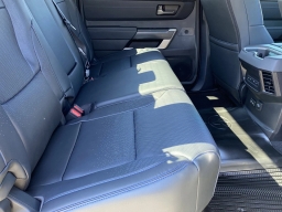 Toyota Tundra 4WD Platinum Hybrid CrewMax 5.5' Bed (Natl) 2026