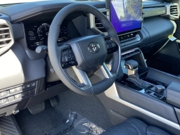 Toyota Tundra 4WD Platinum Hybrid CrewMax 5.5' Bed (Natl) 2026