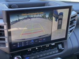 Toyota Tundra 4WD Platinum Hybrid CrewMax 5.5' Bed (Natl) 2026