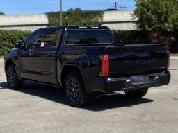 Toyota Tundra 4WD Platinum Hybrid CrewMax 5.5' Bed (Natl) 2026