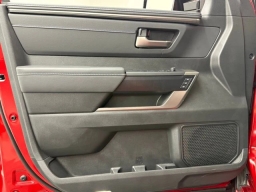 Toyota Tundra 4WD Platinum Hybrid CrewMax 5.5' Bed (Natl) 2026