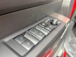 Toyota Tundra 4WD Platinum Hybrid CrewMax 5.5' Bed (Natl) 2026